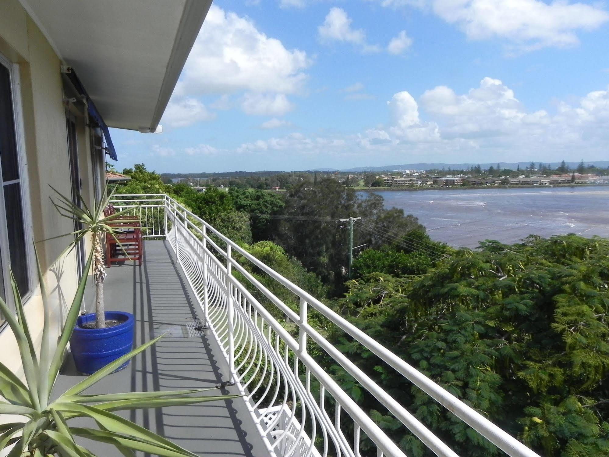 Leisure-Lee Holiday Apartments Ballina Bagian luar foto